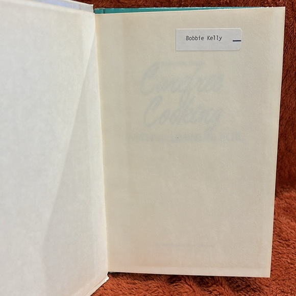 Reynolds Wrap Carefree Cooking with aluminum foil ( copyright 1975 ) - Picture 4 of 9